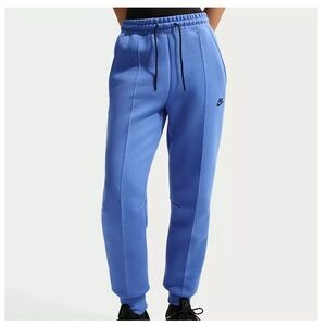 Nike women’s lt medium Blue Athletic Pants